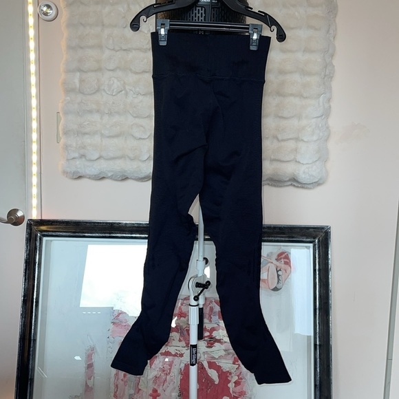 NUX legging for fitness and training with side mesh for ventilation pre owned - Picture 3 of 6